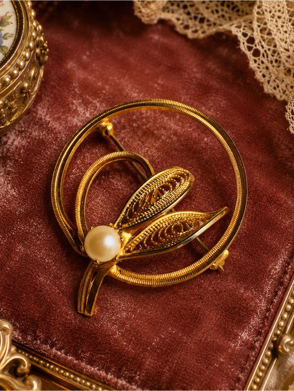 Vintage Gold Tone Faux Pearl Circle Swirl Brooch Pin Mid Century Modern Filigree